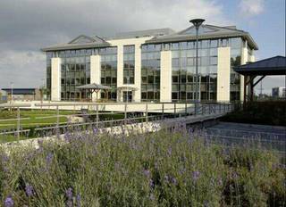 Ces bureaux sont situés dans le nouveau développement Business Park Axis à Mont-Saint-Guibert, situé dans la province du Brabant Wallon...