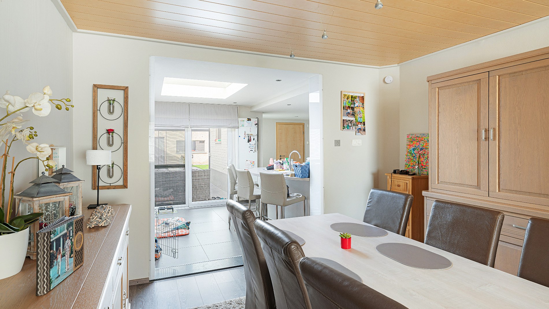 Instapklare en ruime gezinswoning met dubbele garage in het hart van Zeebrugge. - foto 5