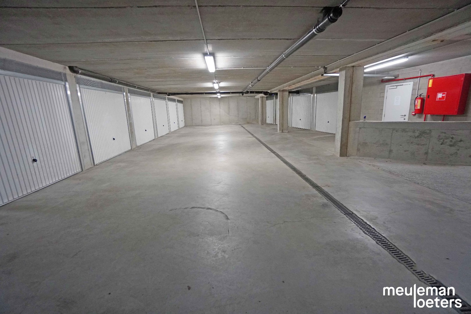 Centraal gelegen garagebox in het centrum van Oostkamp - foto 1