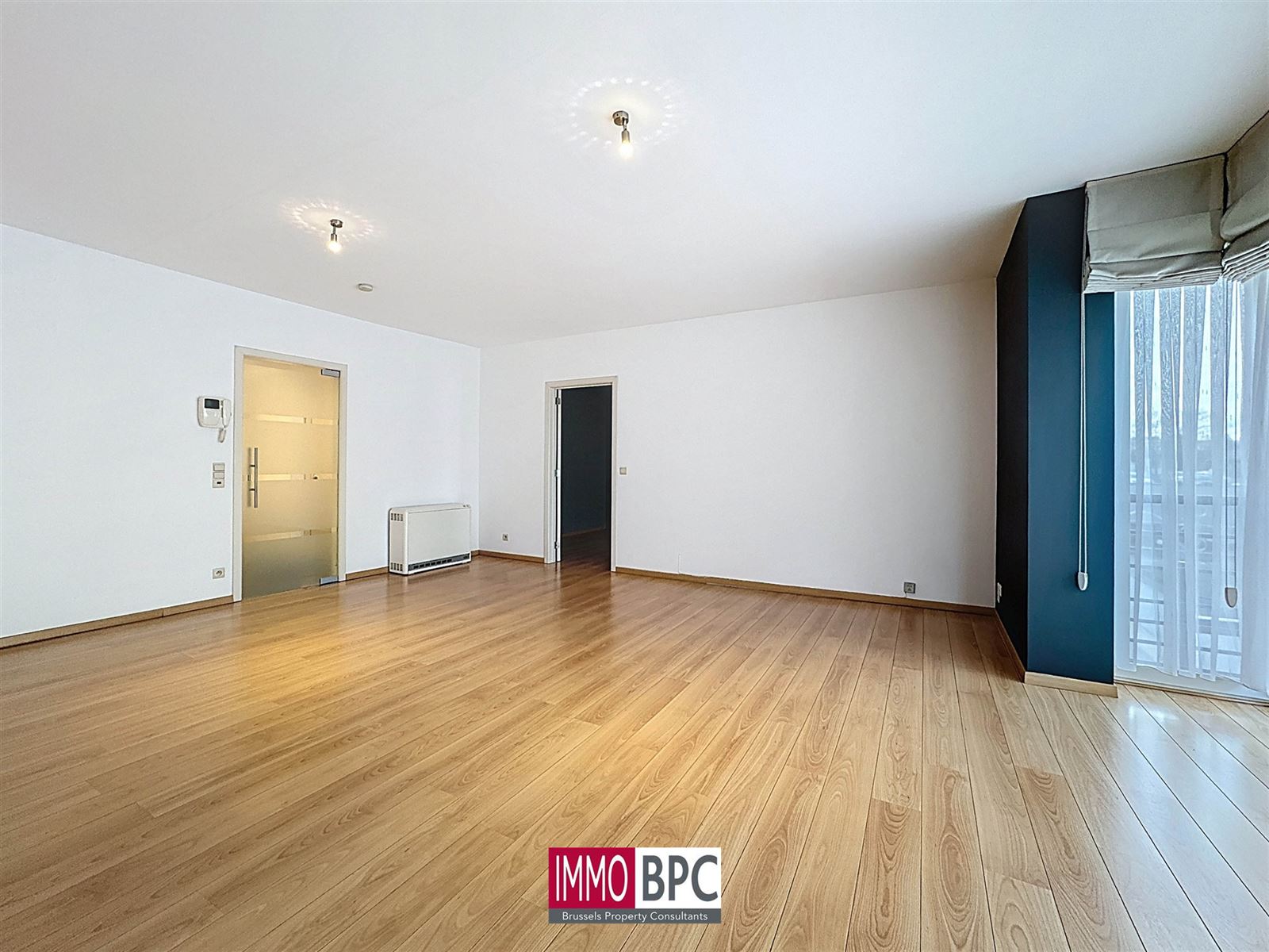 MODERN APPARTEMENT IN HARTJE JETTE – TOPLIGGING NABIJ PLACE MIRROR - foto 3