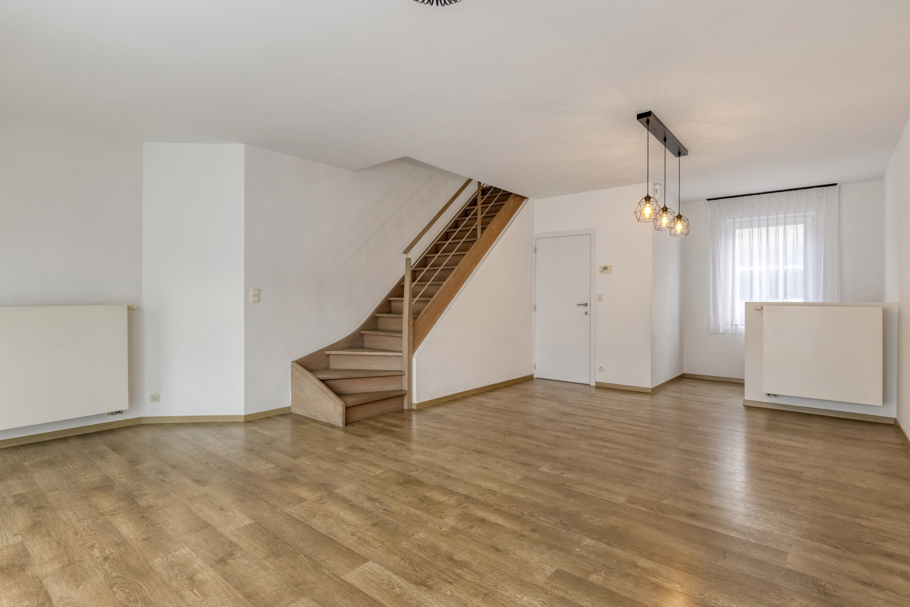 Ruime woning met 3 slaapkamers - foto 4