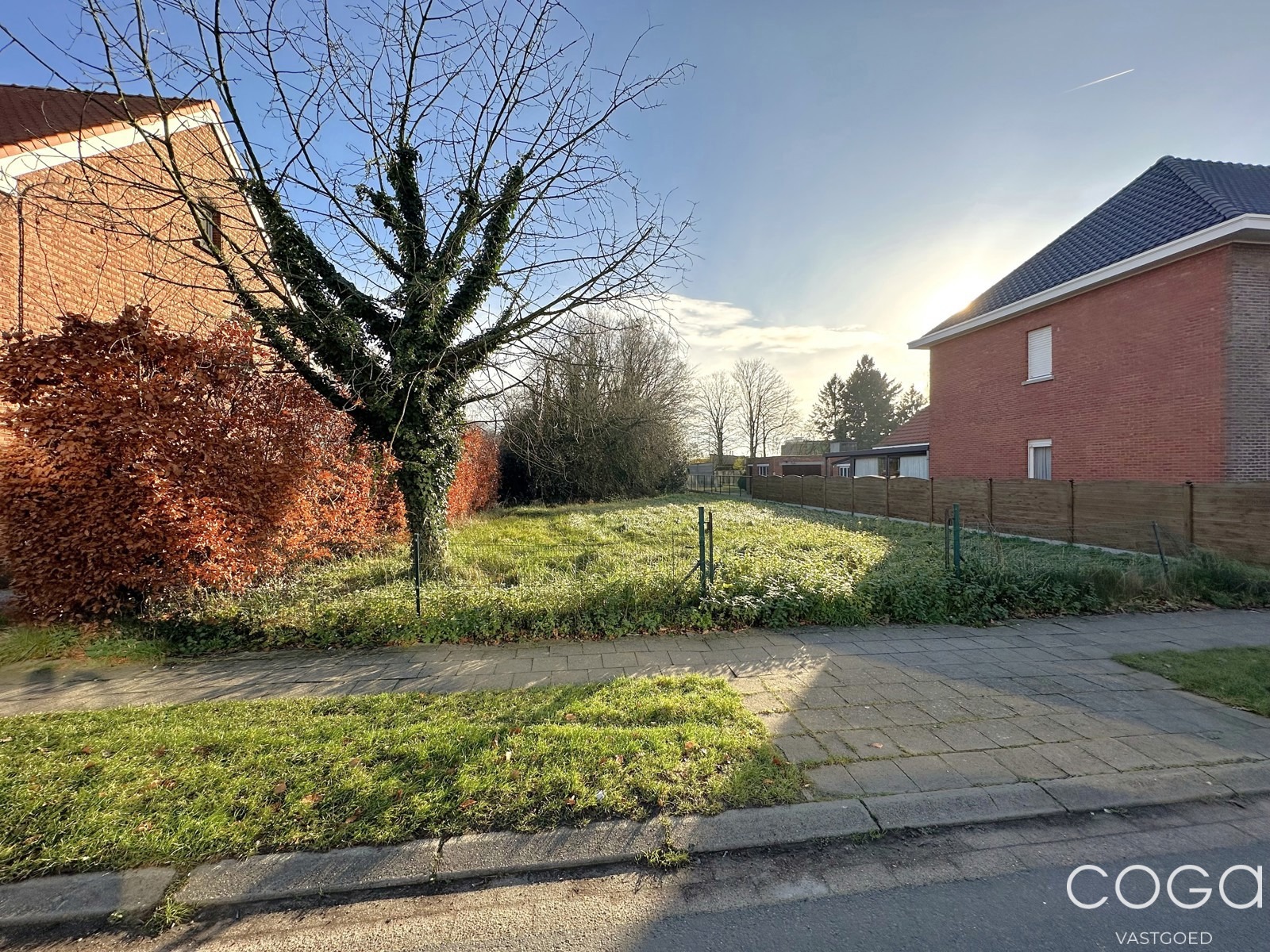 Rustig gelegen bouwgrond, 990m² in het centrum van Sint-Job. - foto 2