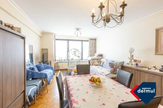 Appartement met een ruime slaapkamer en een terras achteraan gelegen op de derde verdieping in het centrum van Oostende, dit appartement is actueel stabiel verhuurd, goede beleggingsmogelijkheid met goed rendement, maak nu een afspraak voor een plaatsbezoek.