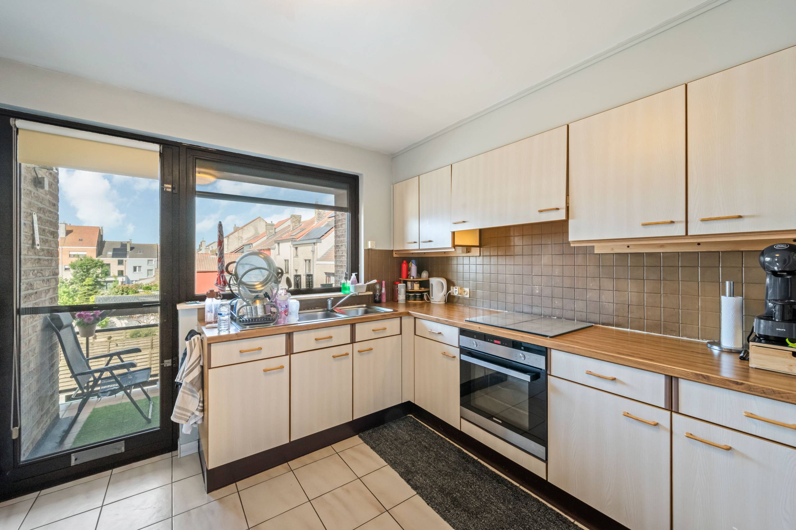 Ruim en lichtrijk 2-slaapkamerappartement nabij het Maria Hendrikapark te Oostende. - foto 5