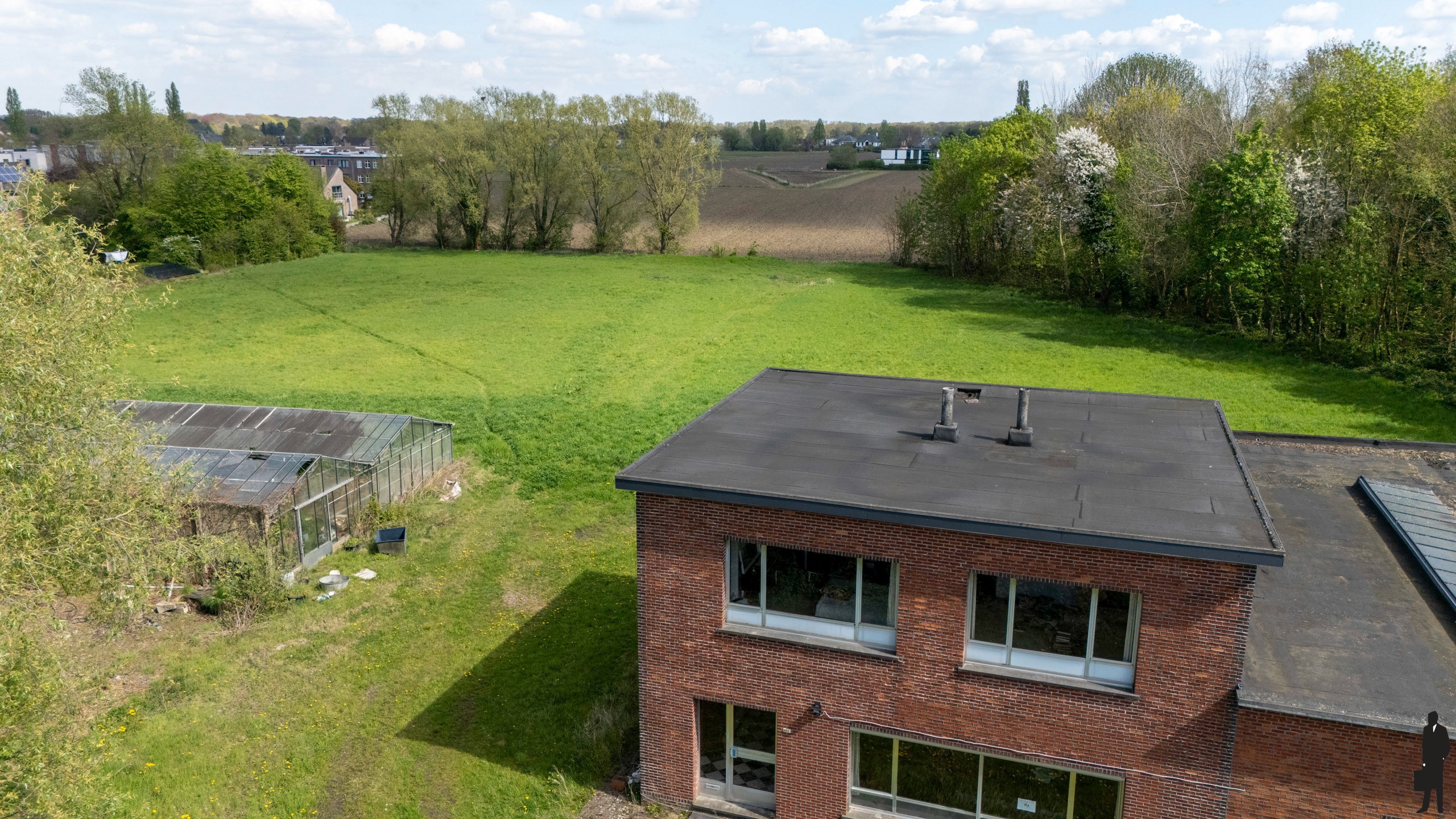 Unieke renovatiekans pal in het centrum van Aartselaar - foto 4