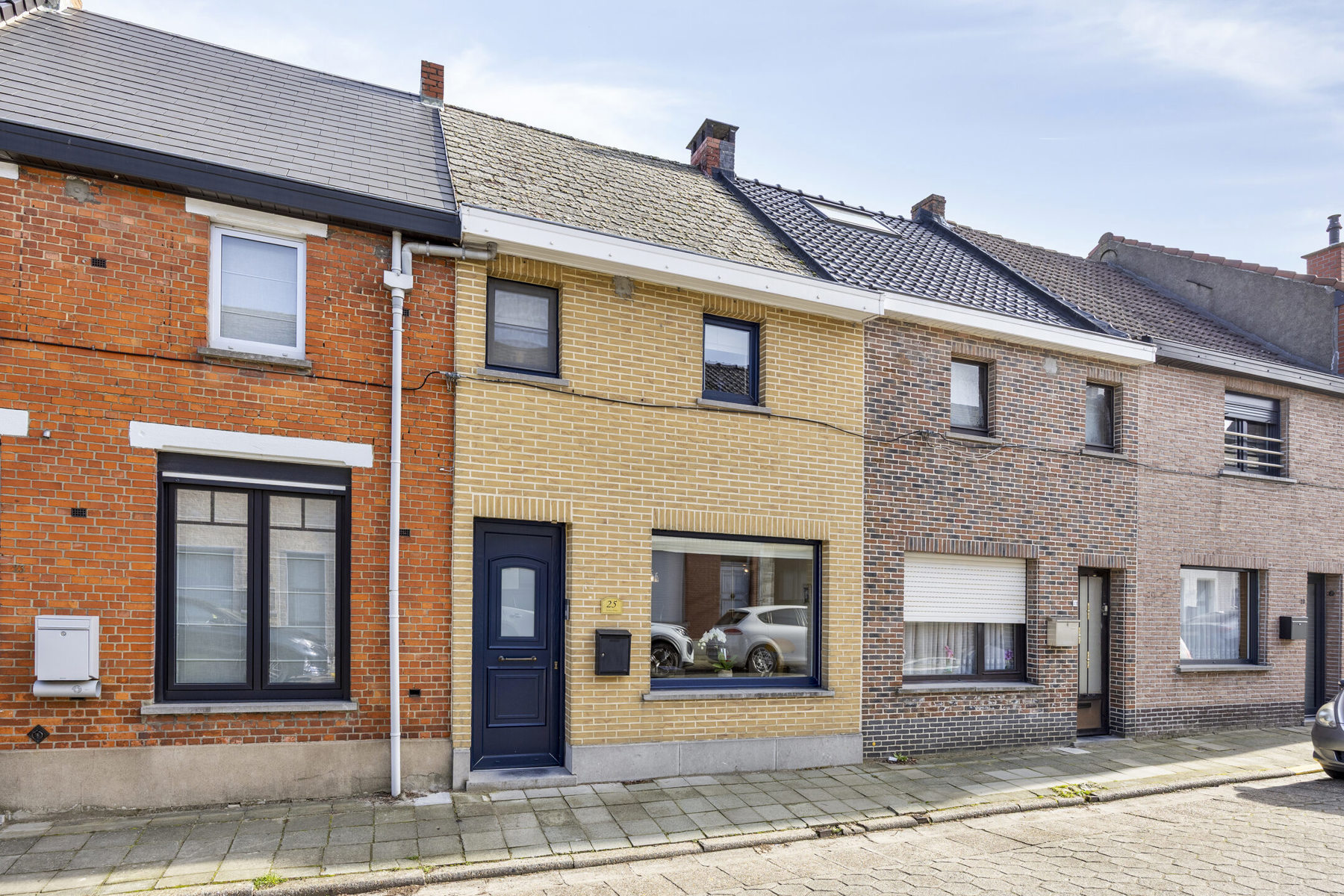 Instapklare rijwoning met 2 slaapkamers en terras - foto 1