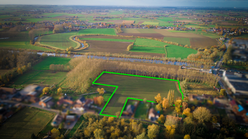 Exclusief nabij Avelgem! Grond in de bouwzone op 1ha 89ca met straatbreedte van 27m! - foto 3