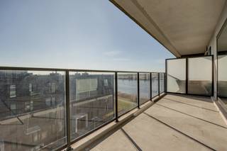 U kan het grondplan en het EPC terugvinden op onze website www.reds.beAltijd al gedroomd van een appartement met zicht op de Schelde? In project...