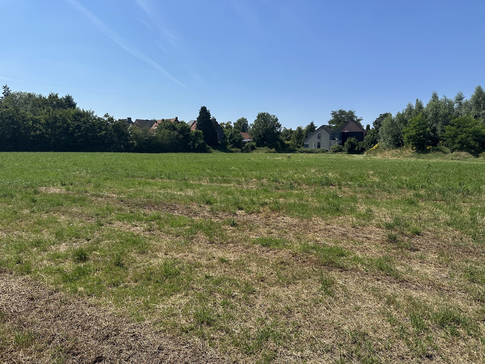 Rustig gelegen bouwgrond voor open bebouwing nabij het centrum! - foto 5