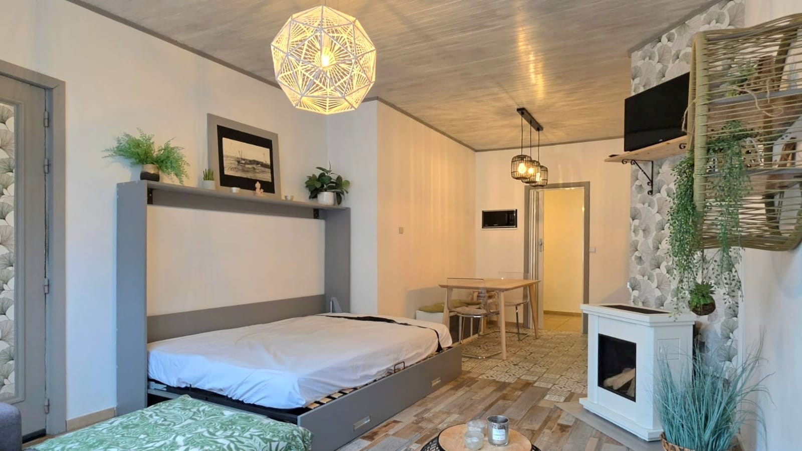 GEZELLIGE &amp; GERENOVEERDE STUDIO MET SLAAPHOEK GELEGEN OP 75 METER VAN HET STRAND VAN DE PANNE - foto 5