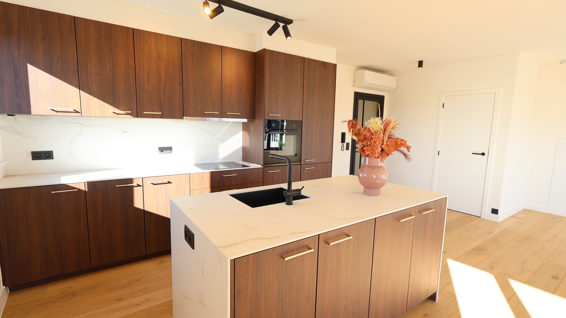 Volledig gerenoveerd appartement te huur in Roeselare! - foto 5