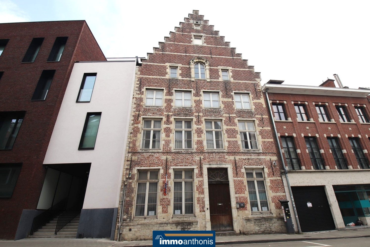 House for sale in Leuven with 11 bedrooms - photo 1