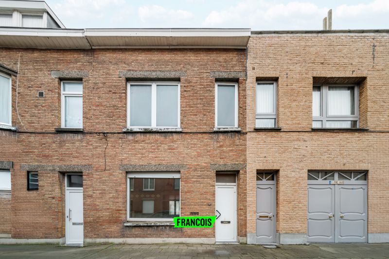 Charmante te renoveren woning met 3 slaapkamers en tal van mogelijkheden te Oostende - foto 2