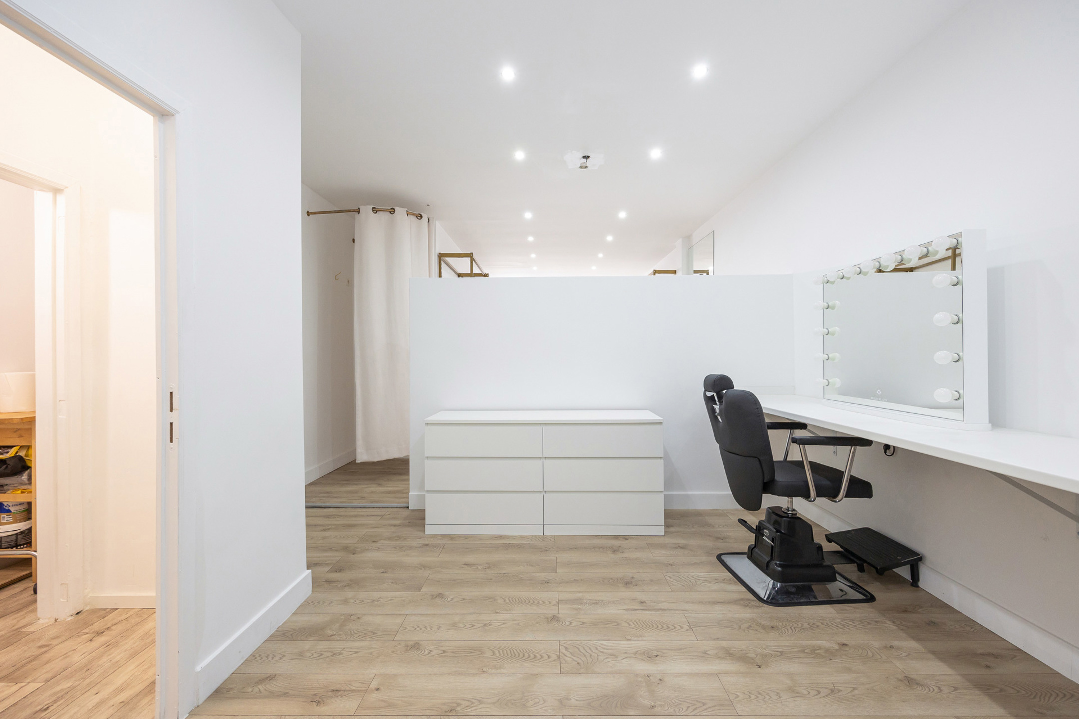 DEURNE - Instapklaar handelspand op commerciële topligging  - foto 4