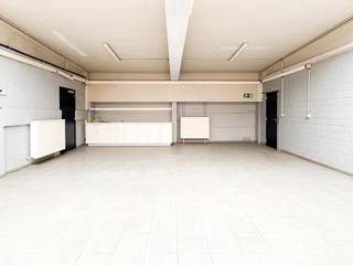 KMO-units te huur op een gerenoveerde site in Hasselt. Elke unit beschikt over een sectionaal poort en heeft een vrije hoogte van ca. 7m. Zeer...