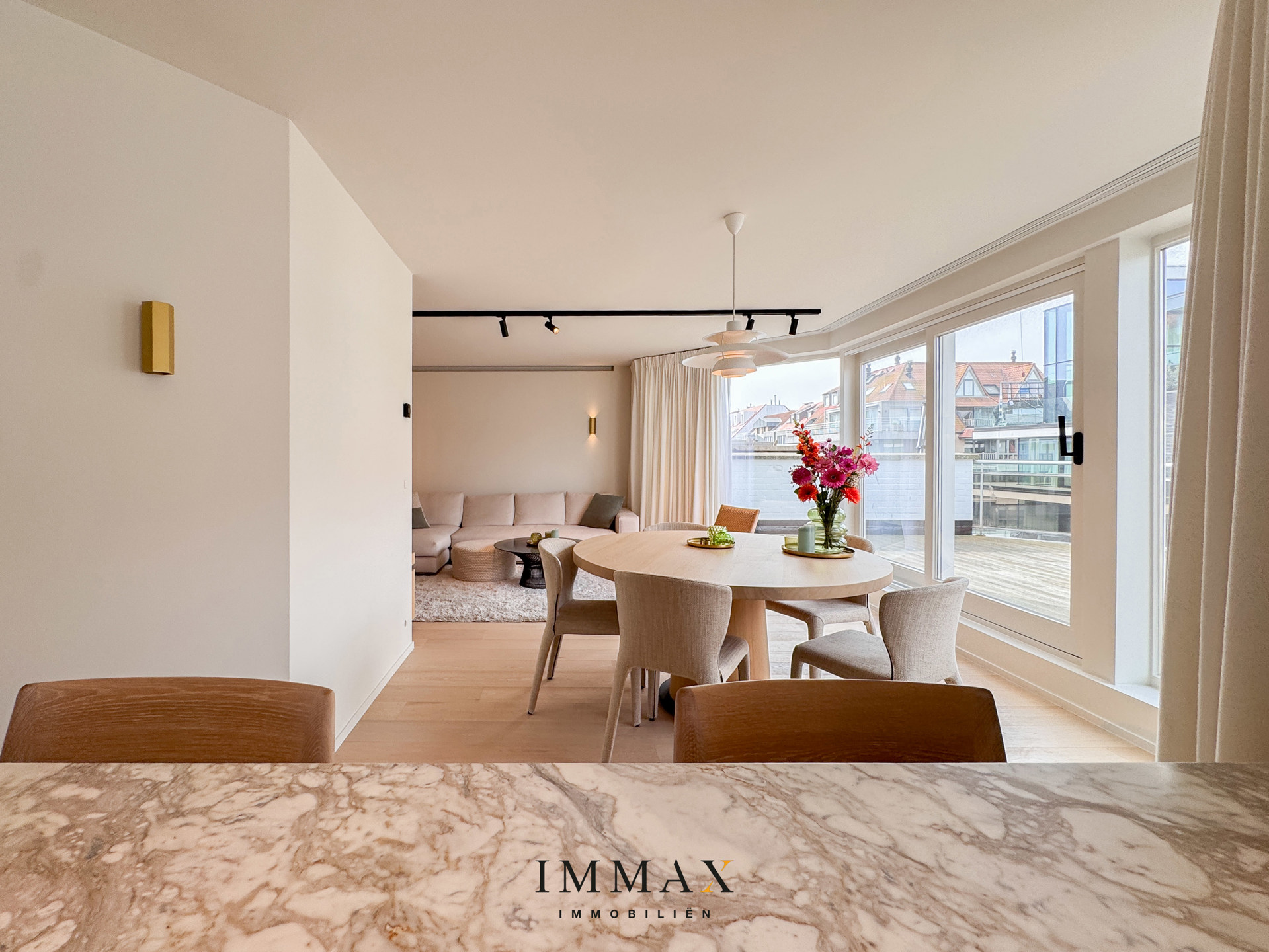 Subliem gerenoveerde penthouse met 3SLK en fenomenale terrassen vlakbij de zee en het centrum - foto 3