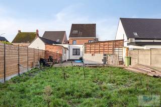 Op een centrale locatie te Grobbendonk bevindt zich deze charmante woning met 3 ruime slaapkamers en gezellige tuin!De woning geniet een uitstekende...