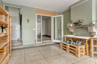 In het hart van Oudenaarde ligt dit charmante pand in het historisch stadscentrum van Oudenaarde. Het gebouw zou teruggaan tot de 16e eeuw en...