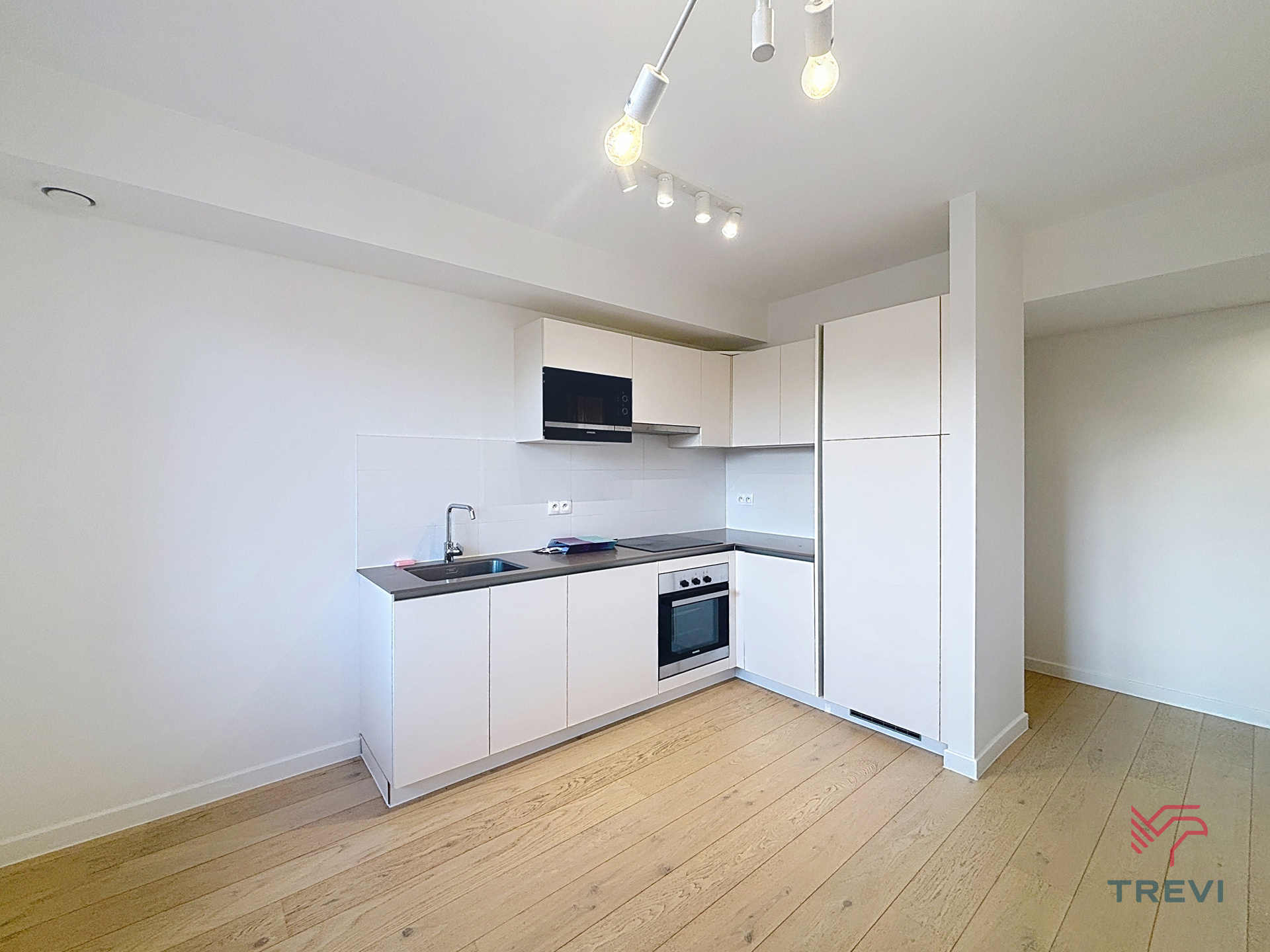 Apartment for rent in Schaerbeek with 2 bedrooms - photo 4