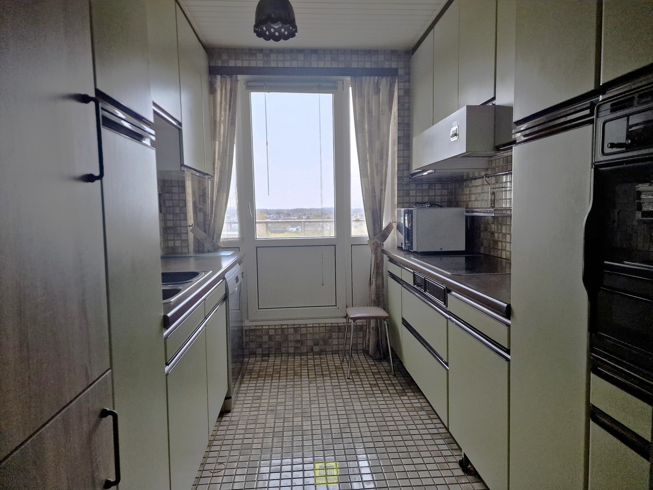 Ruim lichtrijk appartement op 12de verdieping - 4 slaapkamers! - foto 2