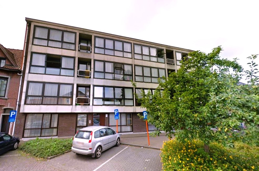 Verzorgd en ruim appartement van 97m², met 2 slaapkamers, terras aan de achterzijde en private kelderberging . - foto 1