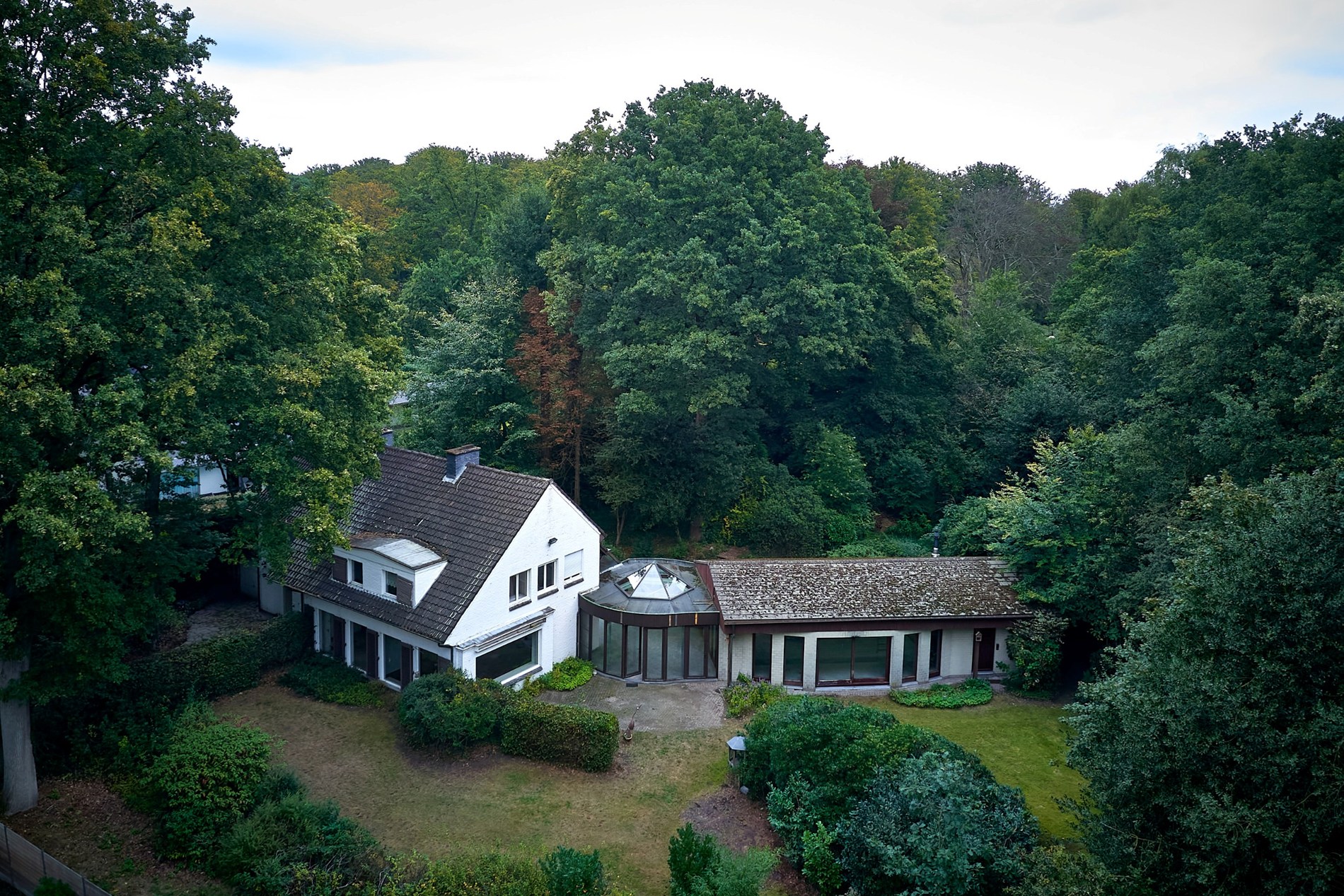 Op een droomlocatie gelegen villa uit jaren 60 - foto 2