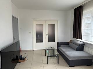 +++ Nieuwstraat 43b2, Denderleeuw +++Deze verzorgde praktijkruimte bevindt zich op het gelijkvloers en verkeert in een goede algemene staat. Ze omvat...