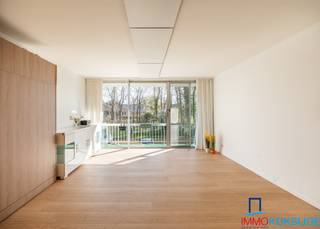 Koksijde-Bad, Residentie Malgré Tout, studio op het gelijkvloers met terras, rustig gelegen op wandelafstand van het winkelcentrum.Bestaande uit:...