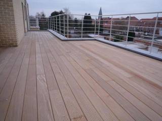 <p>Modern appartement met zuid gericht terras op toplocatie. Op zoek naar een modern, uitstekend gelegen appartement vlakbij het centrum van Mechelen en toch in een groene omgeving? Dan is dit misschien exact wat je zoekt! <br />Vlakbij winkels, restaurants, ... biedt dit appartement tal van mogelijkheden en is het dé ideale uitvalsbasis. Het appartement is voorzien van dubbele belgazing, centrale verwarming en heeft een ruim zuid gericht terras om gezellig te genieten van de zon.<br /><br />Indeling: het appartement op de 2de verdieping is bereikbaar via lift of trap en omvat: inkomhal, apart toilet met lavabo, ruime lichtrijke leefruimte door de grote raampartijen, met geïnstalleerde keuken en toegang tot het groot terras (21m²) via een schuifraam, badkamer met ligbad en een enkele lavabo. Verder zijn er nog 2 slaapkamers en een berging.<br />Mogelijk om garage bij te kopen: €29.500<br /><br />Concreet: een modern, gezellig appartement met alle comfort.<br />Fantastisch gelegen voor wie centraal wil wonen en alles bij de hand wil hebben. <br />Goed gelegen met goede bereikbaarheid van Brussel en Antwerpen via de E19 en toch vlakbij het centrum.<br />EPC B.<br />Mogelijk om garage bij te kopen: €29.500<br /><br />Interesse? Reageer op de advertentie of contacteer ons via info@woningzorg.be</p>
