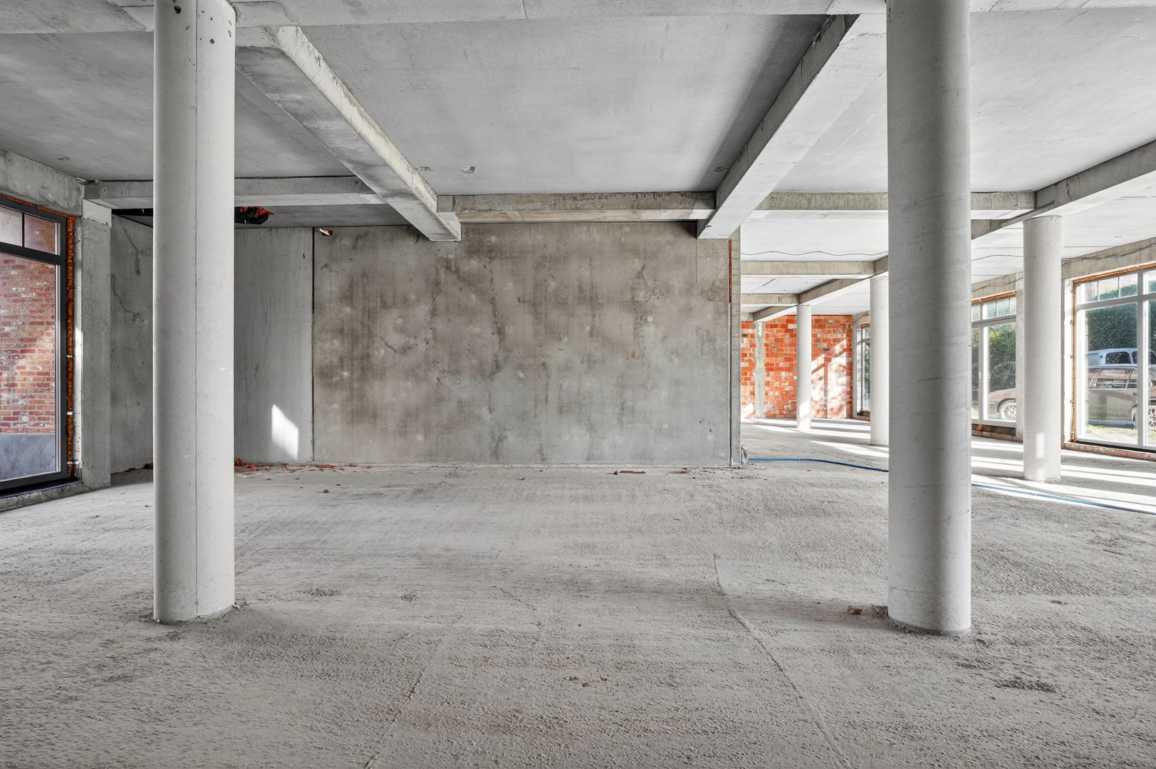 Casco handelsruimte met garage in het centrum van Oostrozebeke! - foto 5