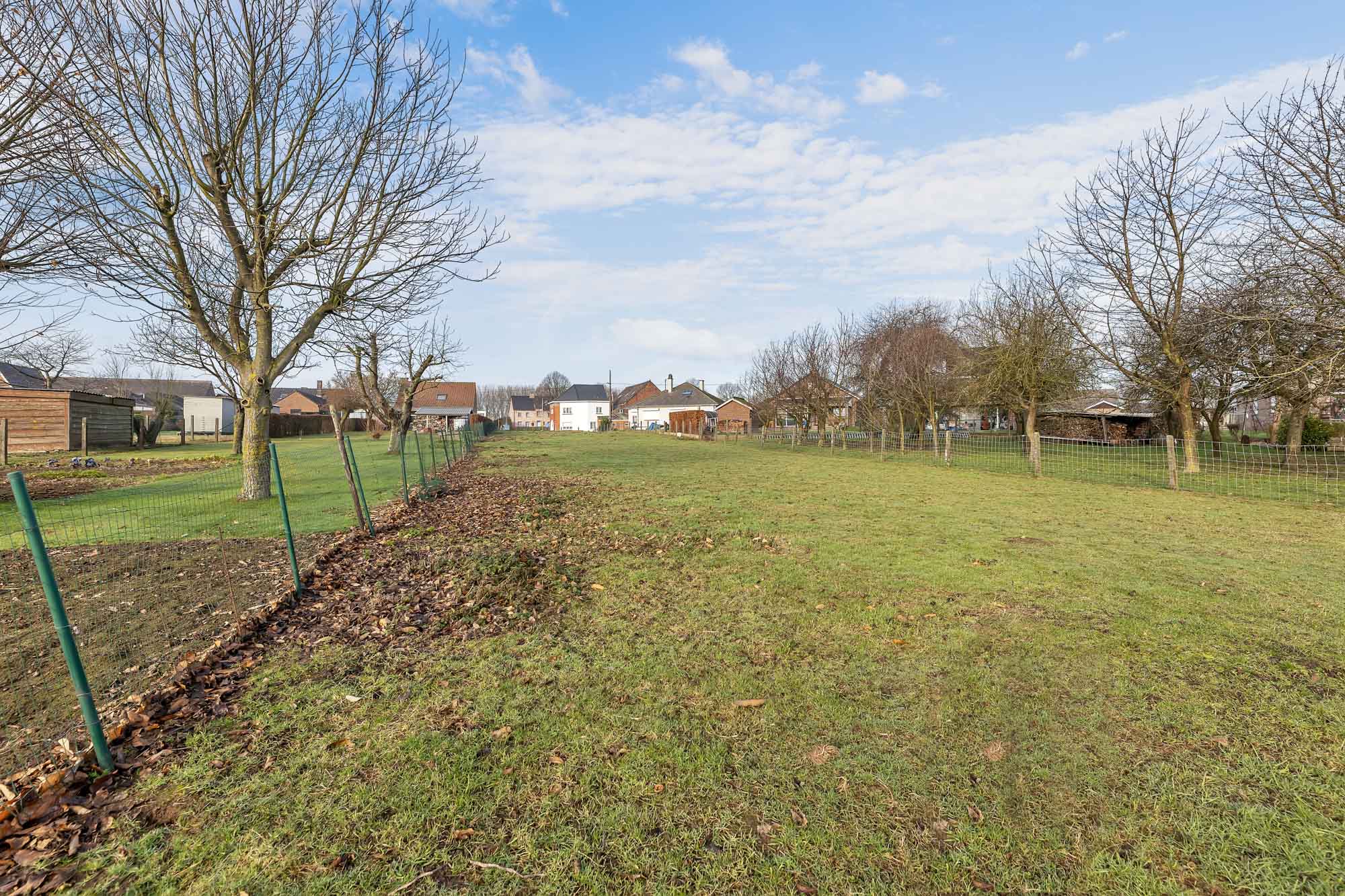 Prachtige bouwgrond van 17a 56ca op commerciële toplocatie! - foto 2