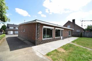 Laagbouwwoning met 3 slaapkamers op een perceel van 650 m² en tuin nabij het centrum van Kasterlee. De woning omvat; een mooie inkomhal die...