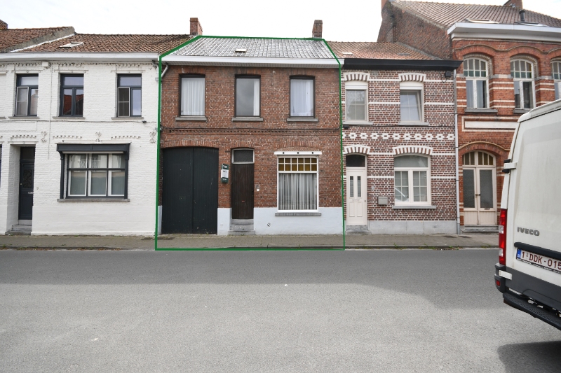 Gunstig gelegen te renoveren woning - photo 1
