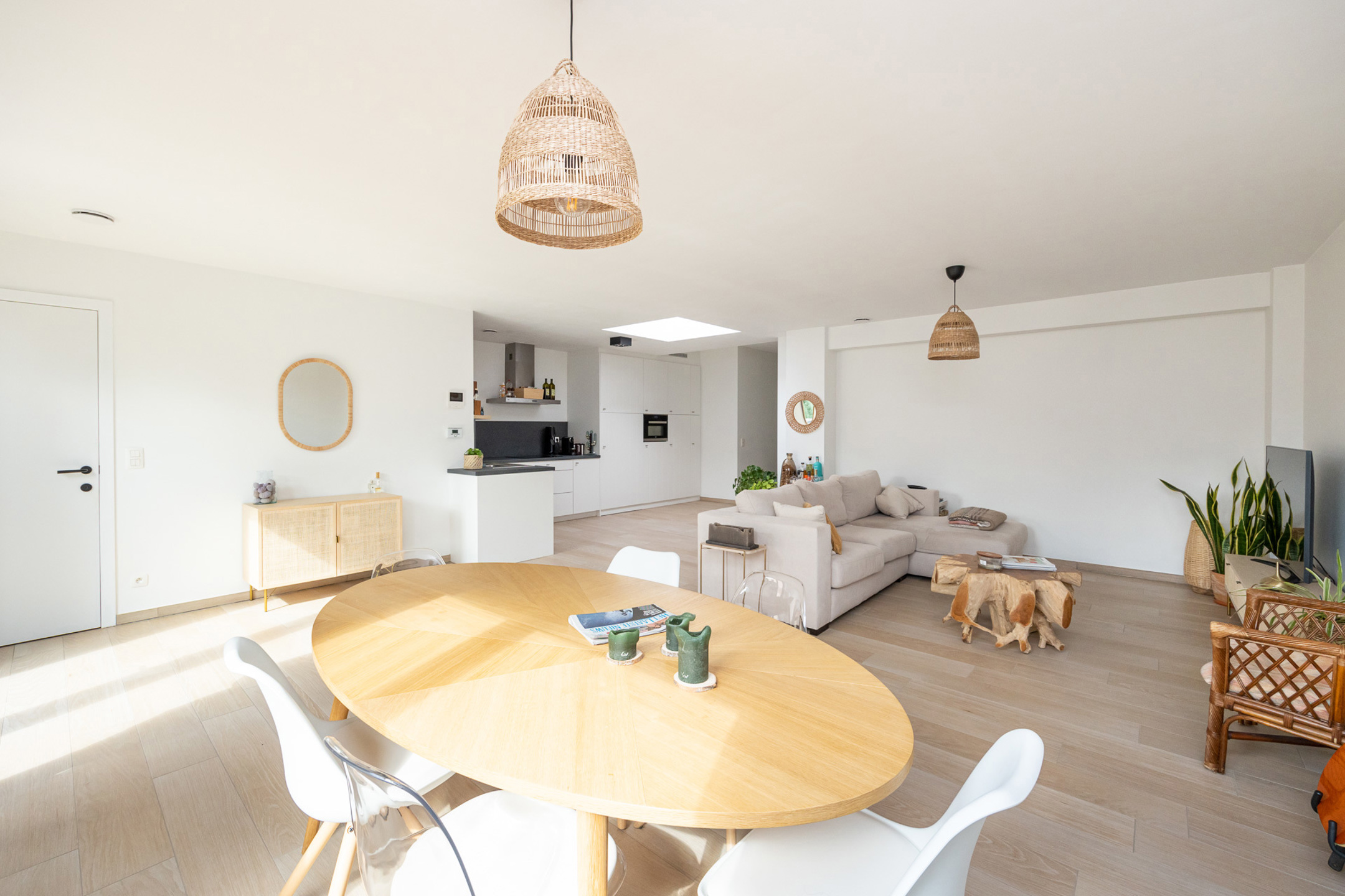 Luxueus gelijkvloers appartement met tuin en garage te huur in het centrum van Westmalle! - foto 4