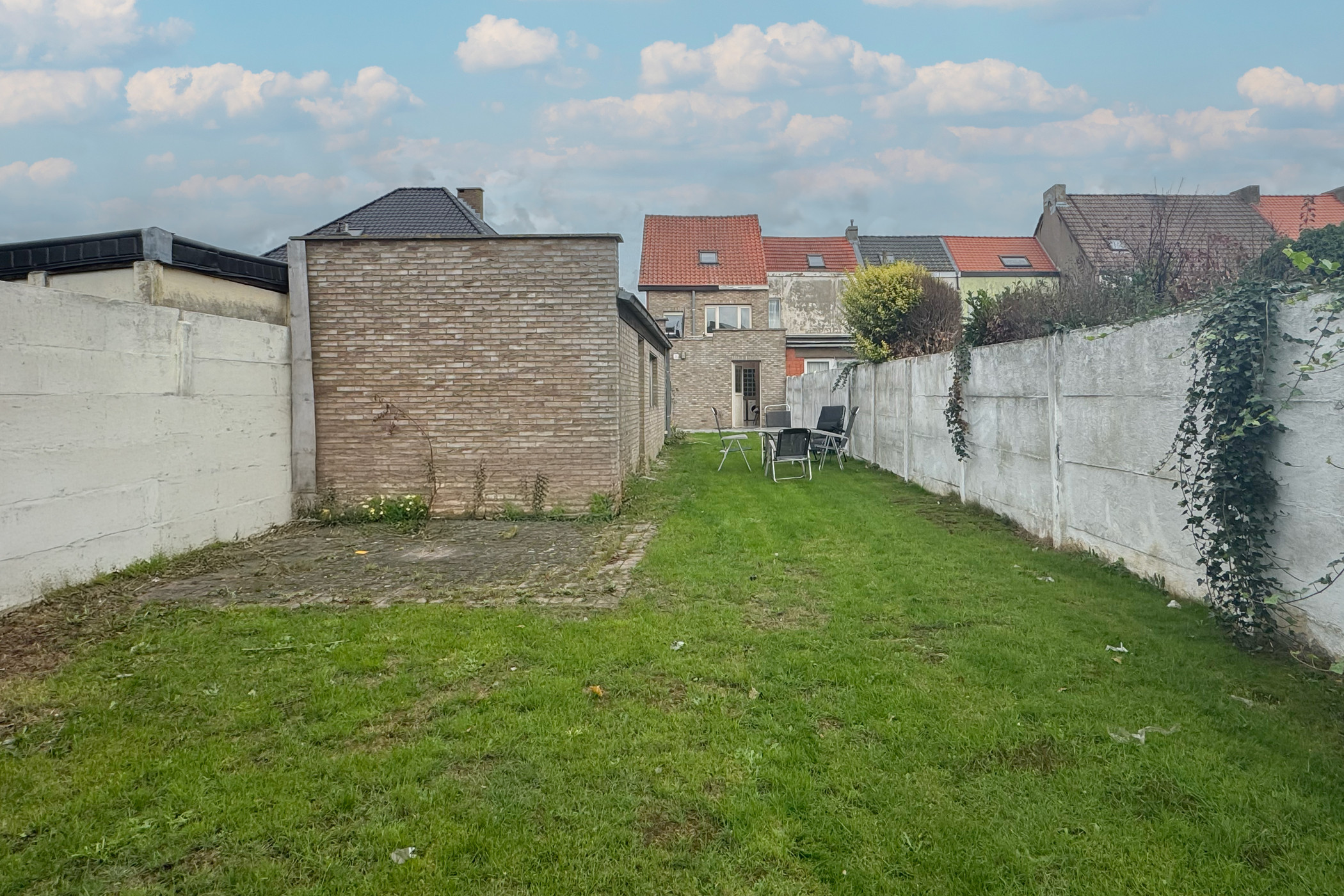 Ruime halfopen gezinswoning met zonnige tuin en garage in Oostakker! - foto 5