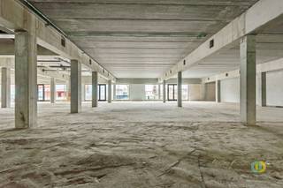 Are you ready to establish your business in a prime location? This commercial property at T'Bridge House, in the beating heart of the 4...