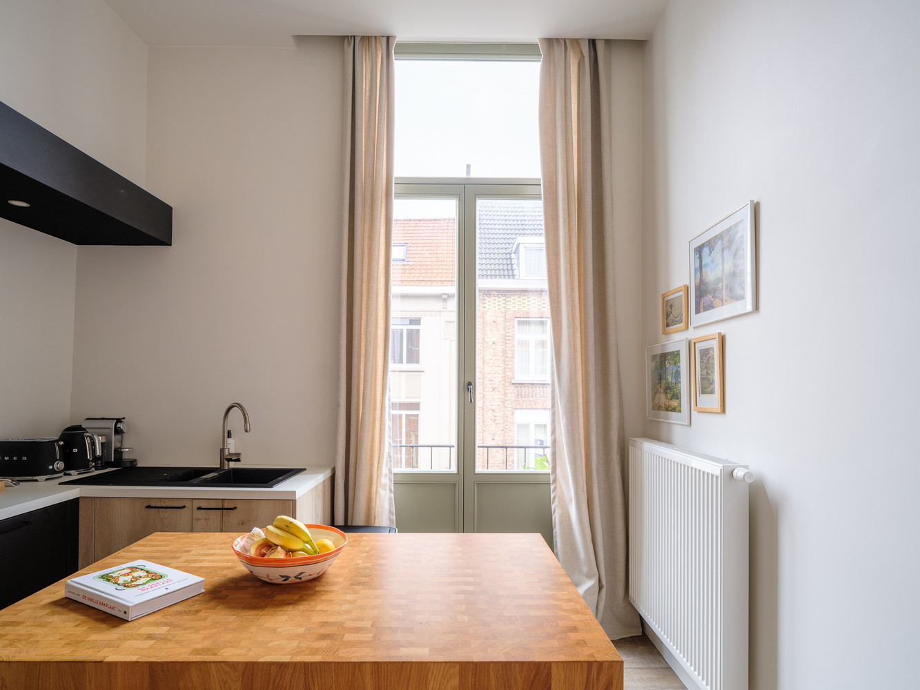 Klassevol en authentiek appartement van 119 m² met west-gericht balkon in statig herenhuis. - foto 5