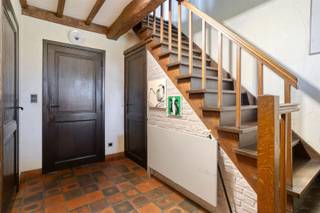 Goed onderhouden, rustig gelegen open bebouwing op een perceel van 556 m². Indeling: inkom, apart toilet met lavabo, zonnige living met...