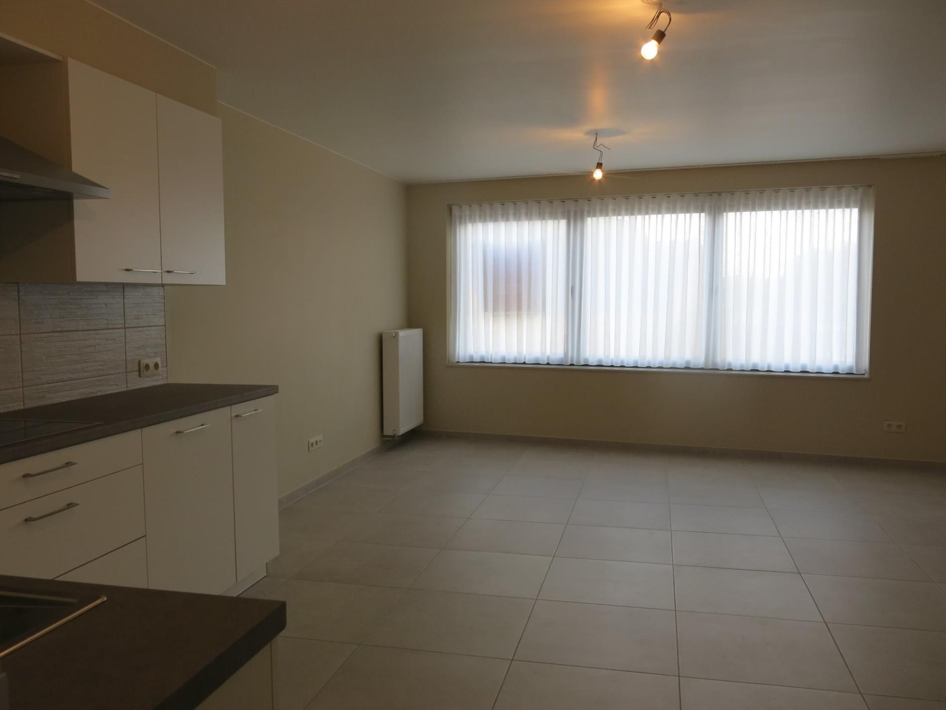 Nieuwbouwappartement met 2 slaapkamers op de Markt in Houthulst - foto 4