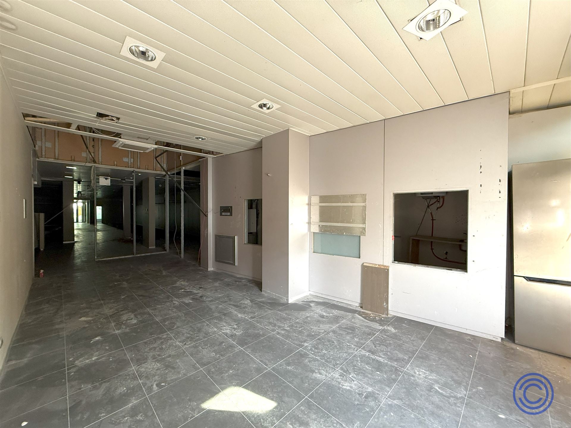 Commercial for rent in Merksem - photo 3