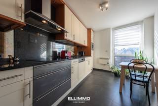 Wens je graag een bezoek aan dit pand? Neem contact op met Sara via 0494 36 21 64 of sara@ellimmo.beGezellig appartement gelegen op de 3e verdieping...