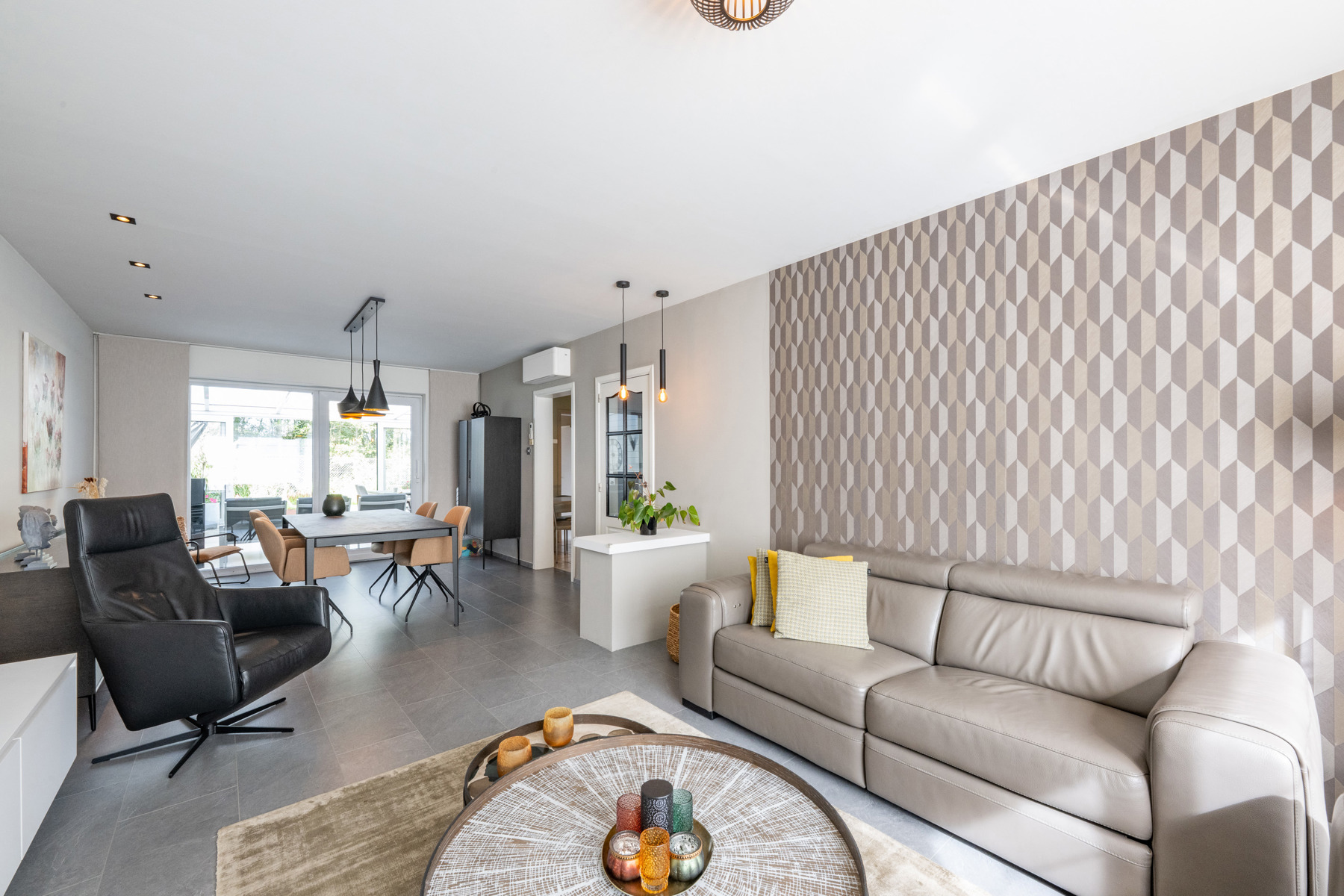 RUIME WONING MET 4 SLPKS & GARAGE - foto 1