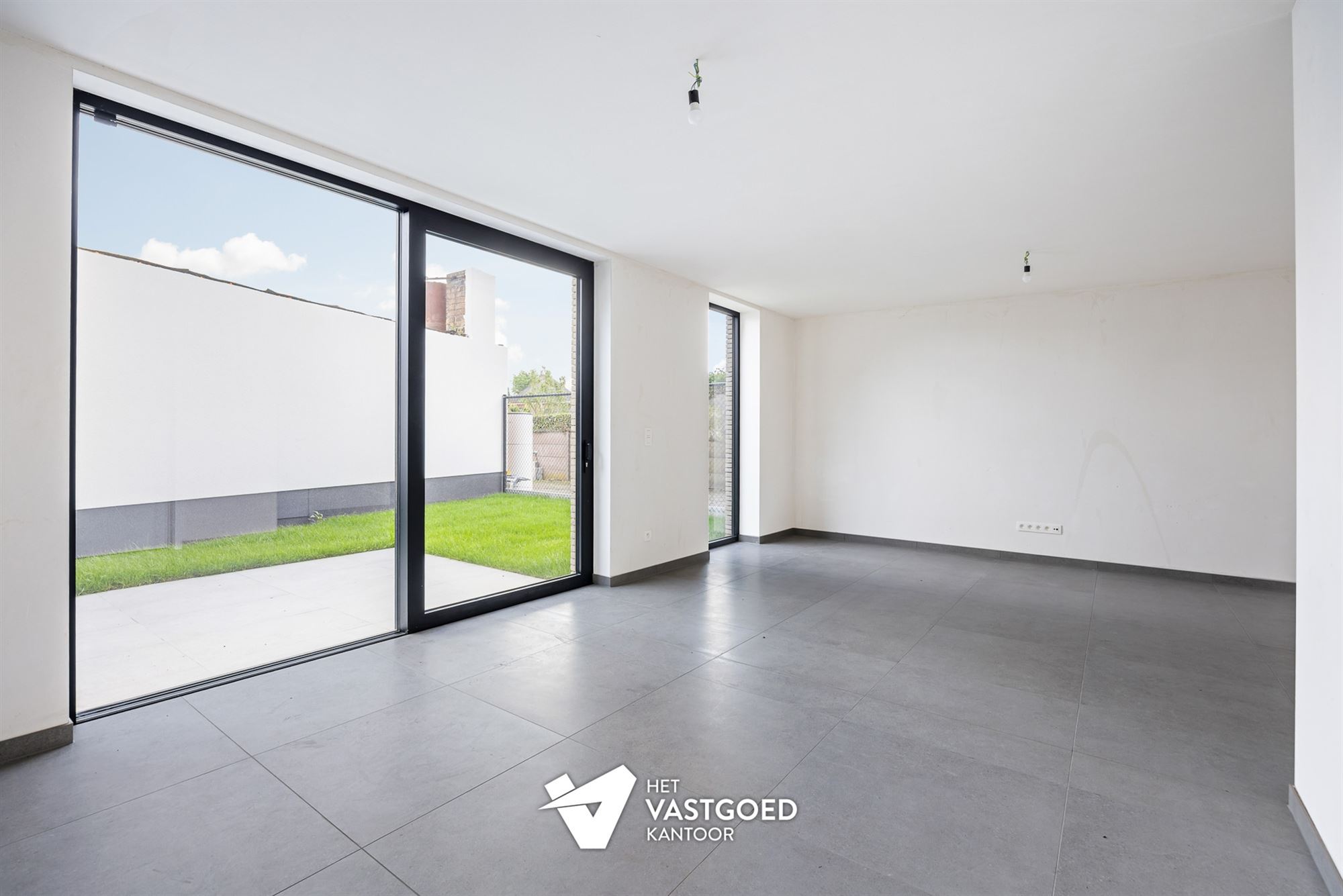 RUIM GELIJKVLOERS APPARTEMENT MET UITZONDERLIJKE BUITENRUIMTE - foto 3