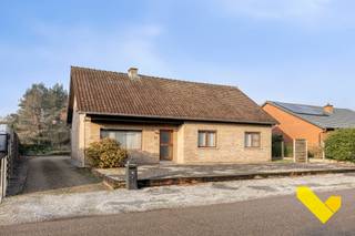 Bekijk ook zeker de 3D virtuele tour en krijg zo nog beter een beeld van wat deze woning u te bieden heeft.Deze woning, gelegen in een rustige...