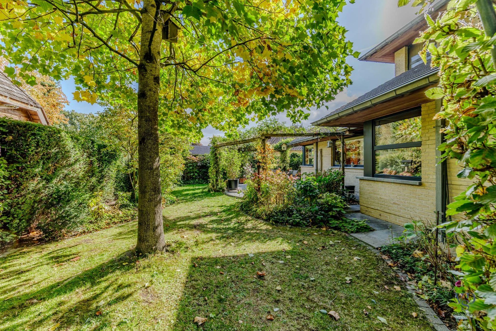 Stijlvol wonen in een doodlopend straatje. - foto 2