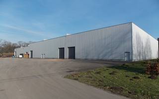 Nieuwbouw magazijn te huur.Het gebouw bevindt zich op slechts 800 meter van de Ringlaan van Herentals. Dit zorgt voor een zeer vlotte bereikbaarheid,...