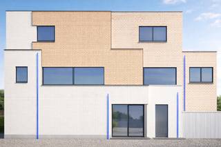 Voor meer info of een bezoek, bel 053 59 49 32<strong>. VOLLEDIG VERGUNDE </strong>Projectgrond voor de realisatie van <strong>vier kwalitatieve entiteiten te koop (vergunning aanwezig).</strong> <strong>Dit betreft een handelsgelijkvloers, een ruim gelijkvloers appartement en twee ruime duplexappartementen. </strong>De residentiële entiteiten onderscheiden zich door hun <strong>uitzonderlijke oppervlaktes</strong> van respectievelijk <strong>130 m², 150 m² en 173 m²</strong>, wat vandaag een factor is waar u zich kan in onderscheiden ten opzichte van uw concurrenten. Elk appartement beschikt over <strong>privatieve terrassen</strong> en <strong>bijhorende parkeerplaatsen (bovengronds)</strong>, wat het wooncomfort aanzienlijk verhoogt. Het project is ontworpen met oog voor <strong>functionaliteit, ruimte en hedendaags wooncomfort</strong>, en biedt zowel voor eindgebruikers als investeerders een bijzonder aantrekkelijk potentieel. De combinatie van een handelsruimte met ruime wooneenheden zorgt voor een <strong>evenwichtige en rendabele mix</strong>.