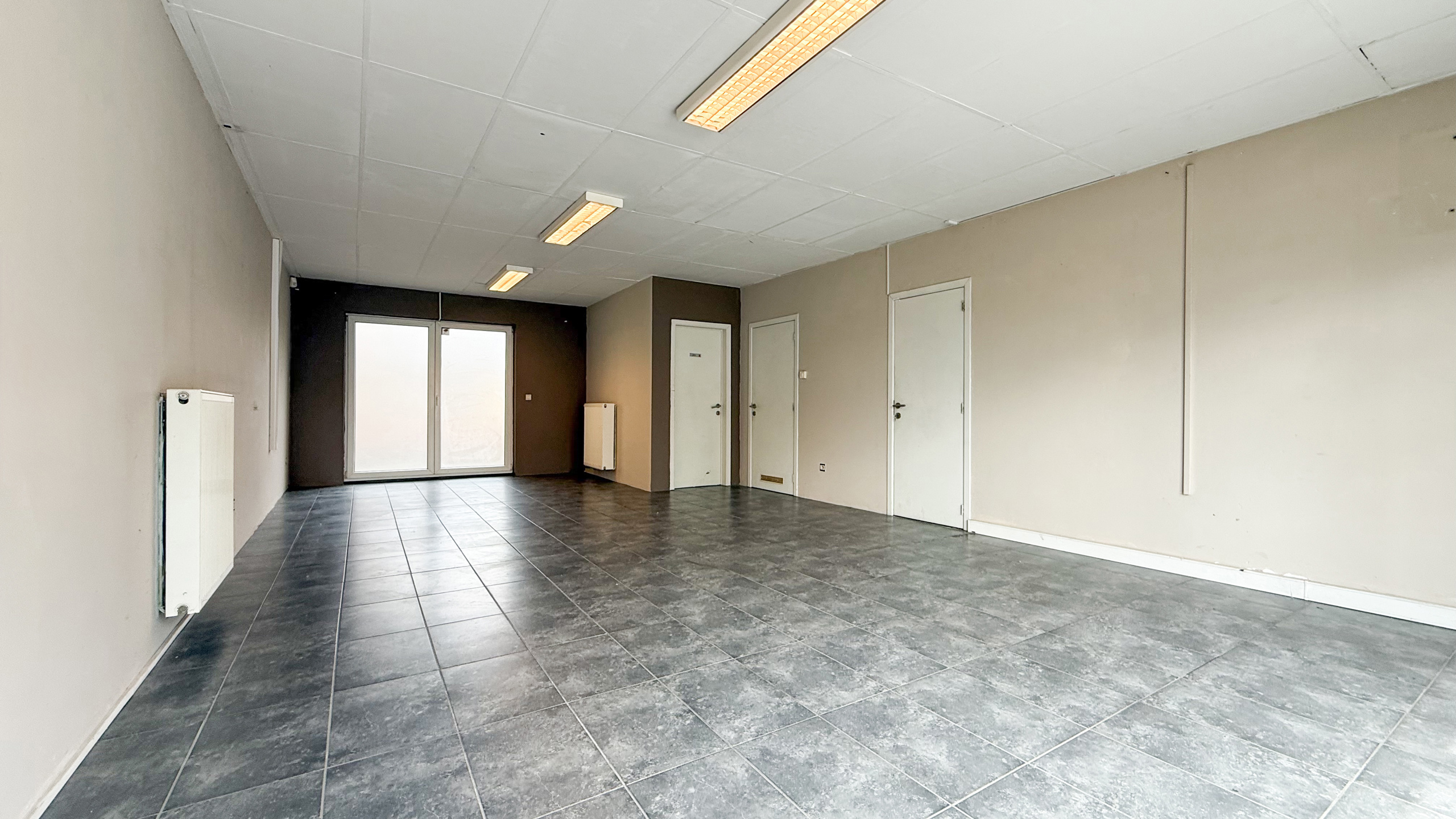 Handelsruimte gelegen aan de Guido Gezellelaan 122 te Heusden. - foto 5