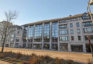Kantoorruimte te huur op toplocatie in Hasselt In residentie Royale, gelegen op de kleine ring rond Hasselt, vinden we deze kantoorruimte.De...