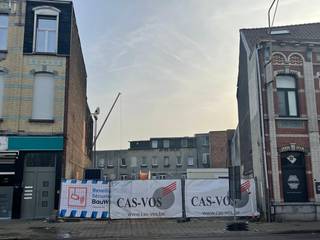 Bouwgrond op supercentrale ligging vlakbij openbaar vervoer, winkels,....Er is een vergunning afgeleverd voor:- kelder met bergingen en...